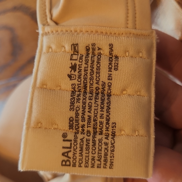 Bali Smoothing Bra - Picture 6 of 7